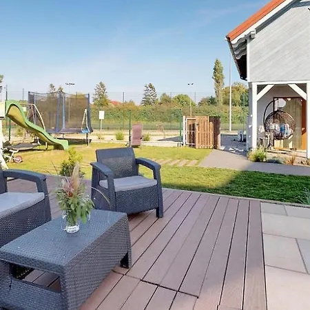 Stunning In With Heated Swimming Pool Feriehus *