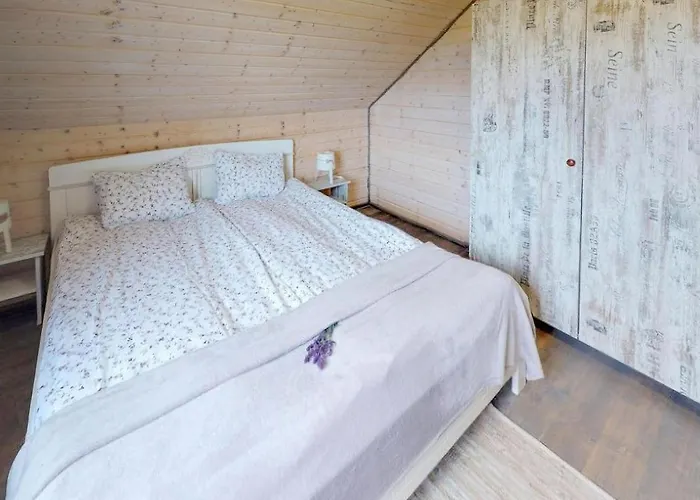 Semesterbostad Amazing In With Wifi Karwia